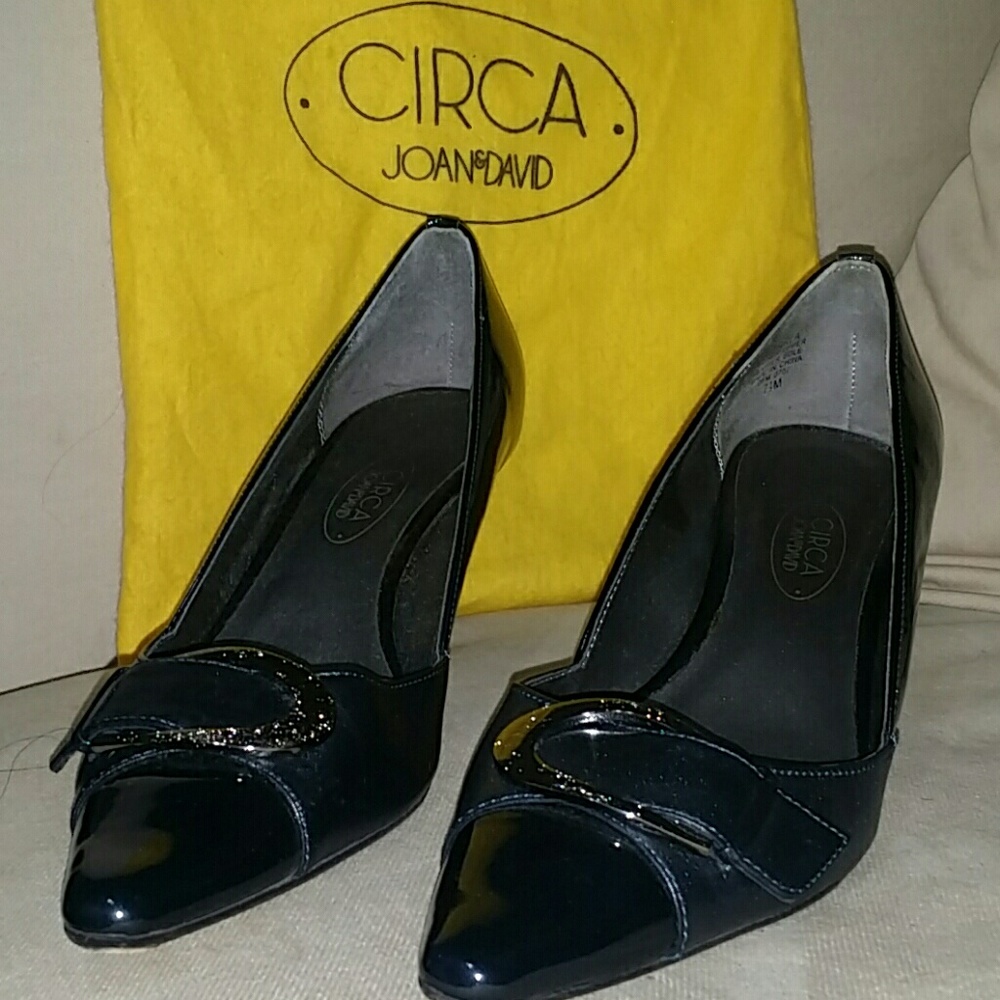 Sale 💥Classic Navy Pumps